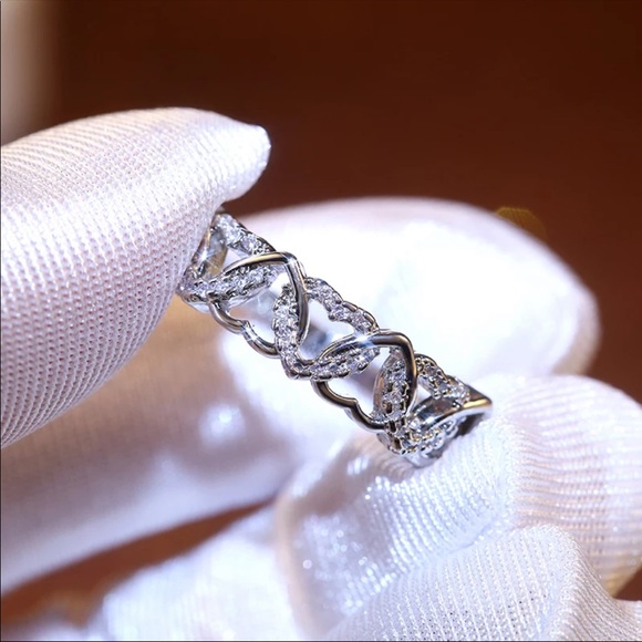 Jewelry - New 925 Silver Hearts Diamond Ring